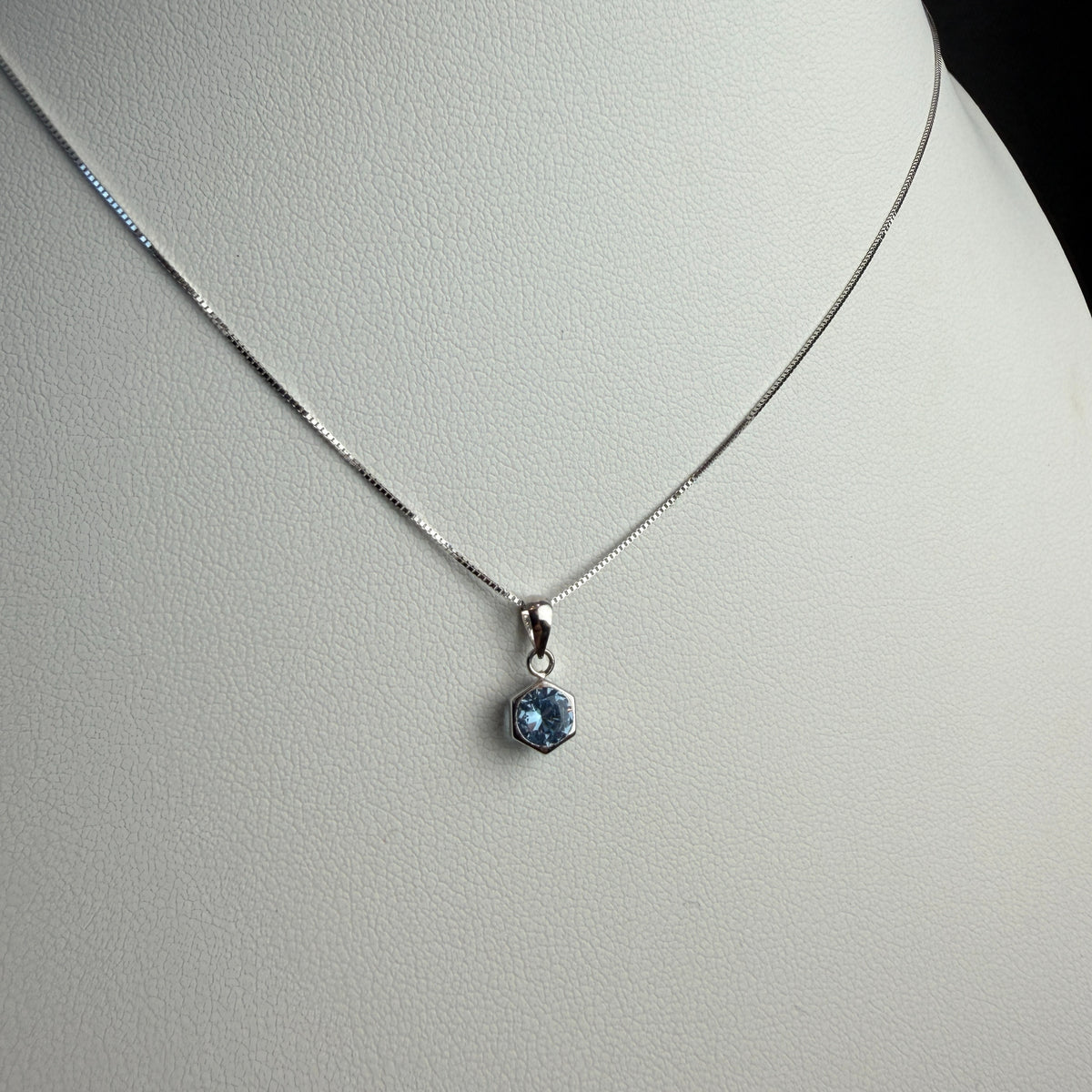 Collar Punto de Luz  Blue