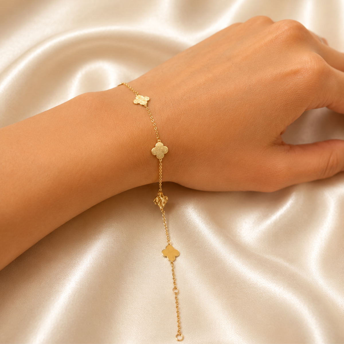 Pulsera Faceted Clover