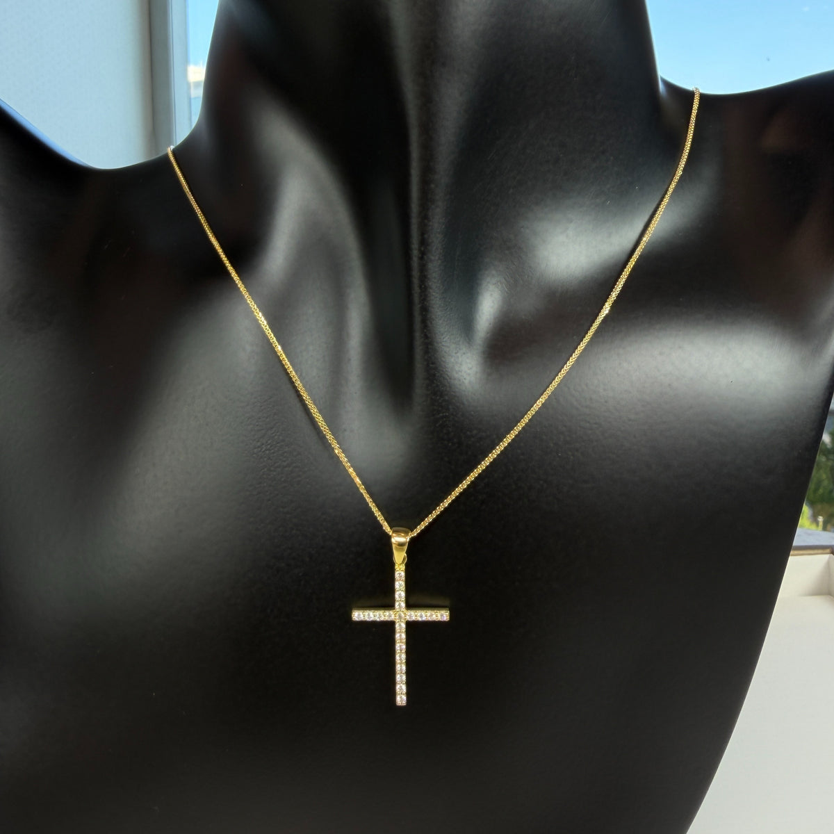 Cadena Lace + Cruz Gem